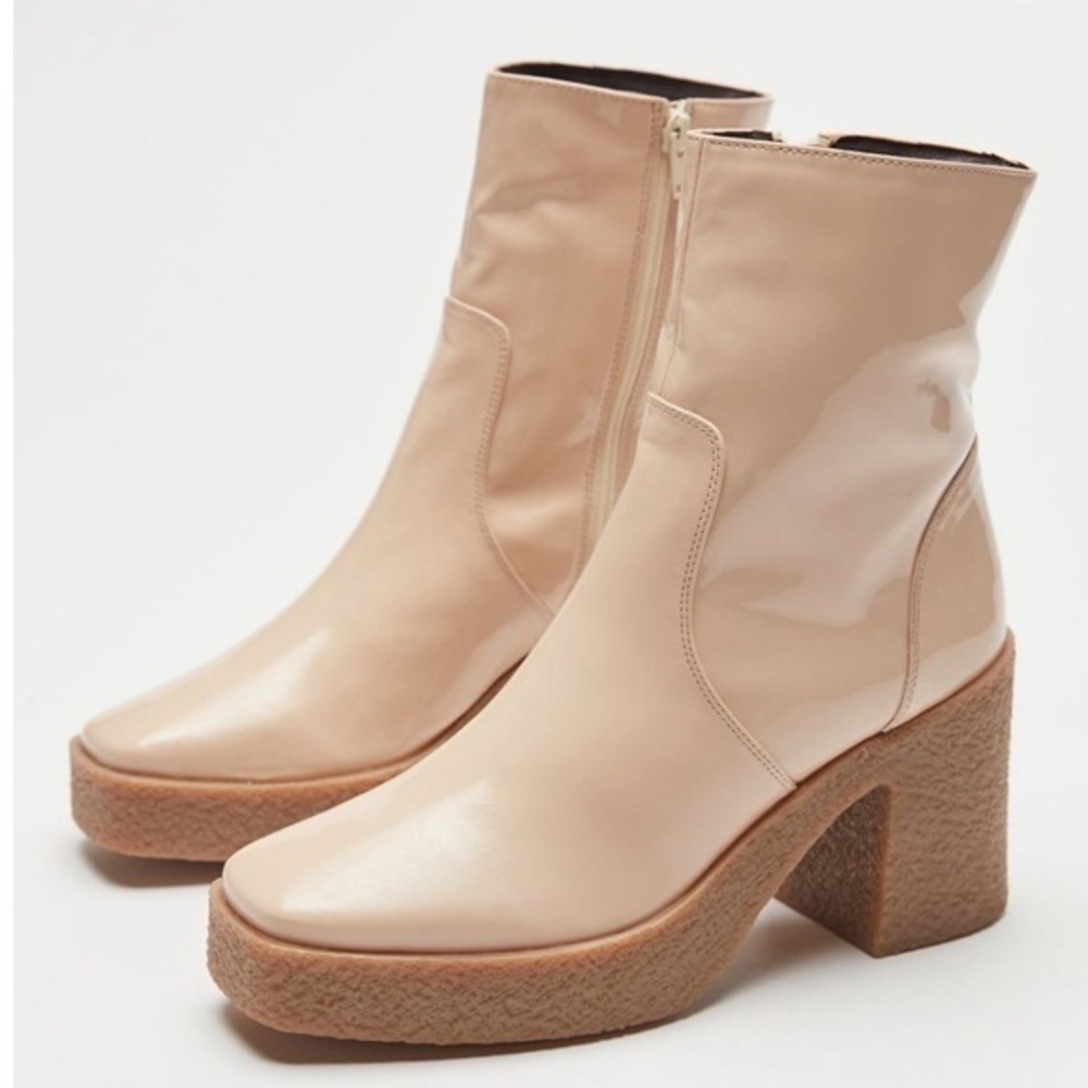 URBAN OUTFITTERS Beige Platform Chunky Platform Y2K Boots size 10